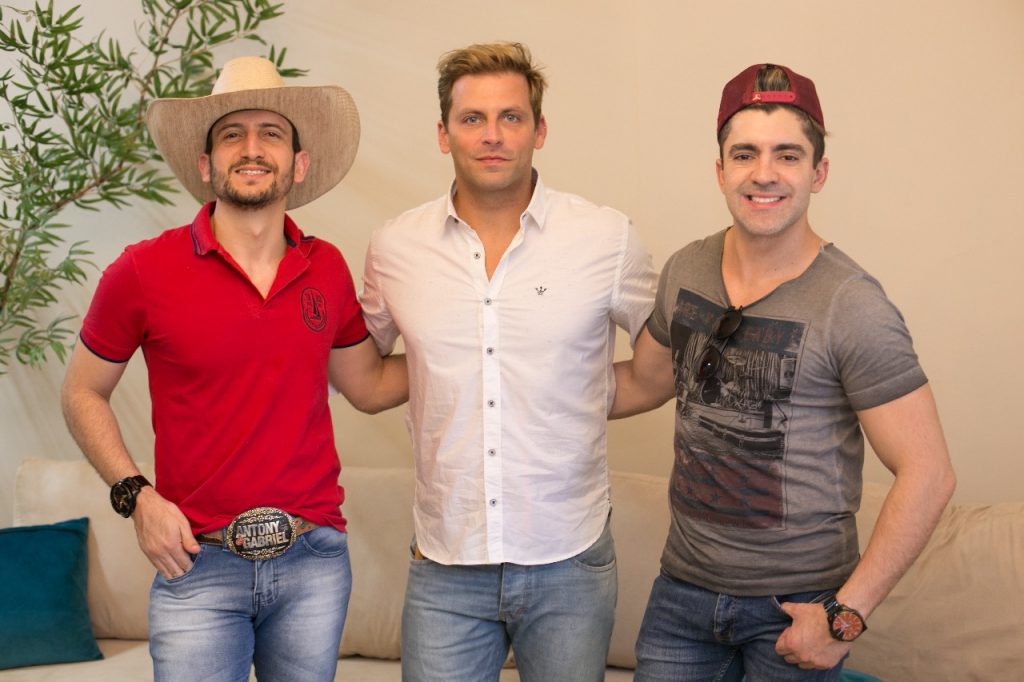 Antony E Gabriel Velhos Vicios HDSERTANJO 1024x682