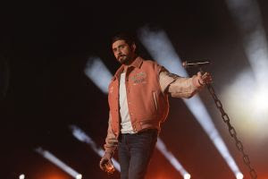 Gustavo Mioto lança “Drunk Side”, segundo single internacional e tema oficial da Festa do Peão de Barretos 2026